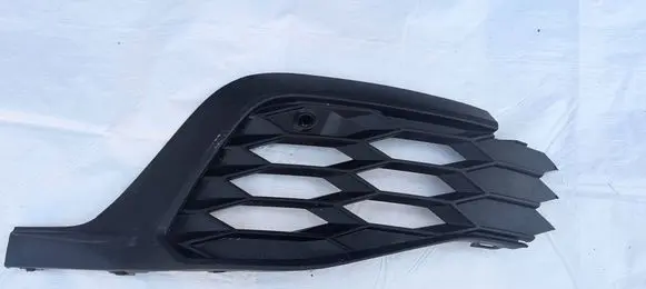 Volkswagen Golf VIII Front bumper lower grill 5H0853666G 0999898049