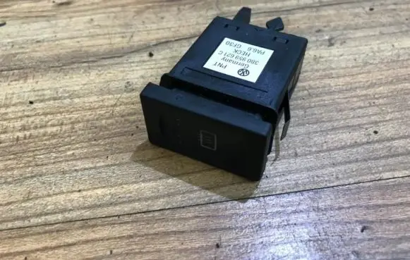 Windscreen/window heater switch