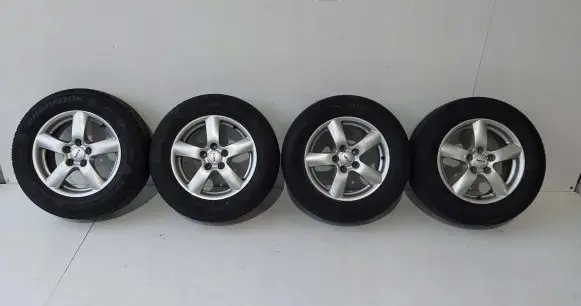Nissan Qashqai R16 alloy rim 