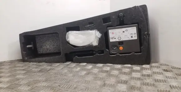 Seat Leon (5F) Tool box 5F0012109A 5N0012615 8K0805615