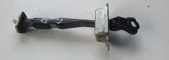 Nissan Qashqai+2 Rear door check strap stopper