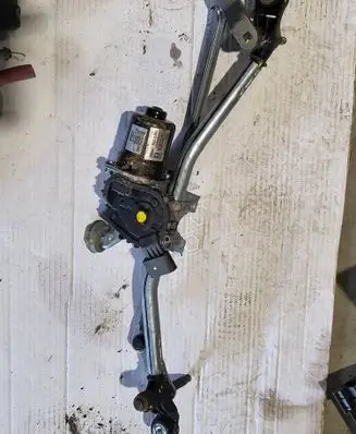 Peugeot 208 II Front wiper linkage and motor 9824784980