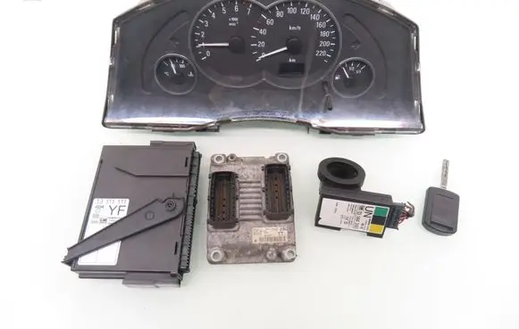Opel Meriva A Engine control unit/module ECU 0261208255