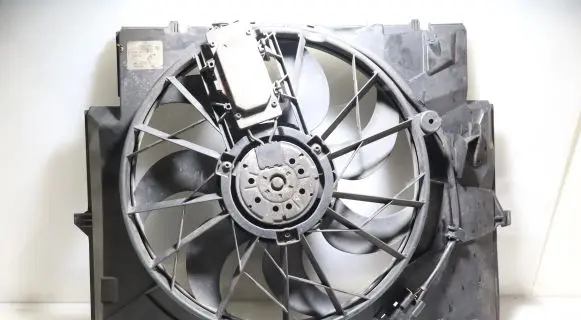 BMW 1 E81 E87 Air conditioning (A/C) fan (condenser) 