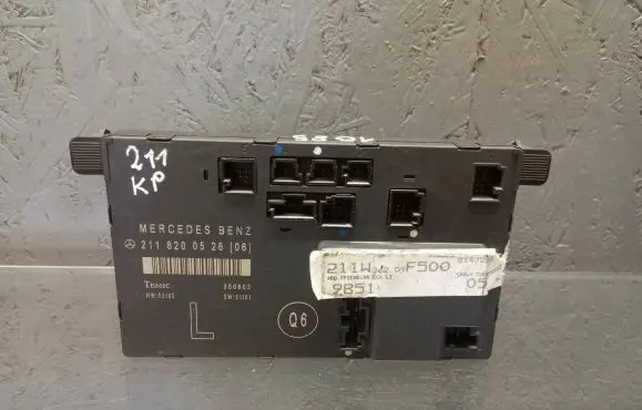 Mercedes-Benz E W211 Door control unit/module 2118200526