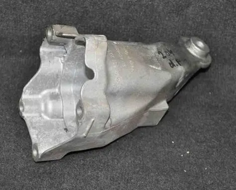 Mercedes-Benz C W204 Engine mounting bracket A6512233404