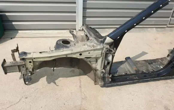 KIA Magentis Front quarter panel 