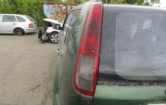 Nissan X-Trail T30 Rear/tail lights 