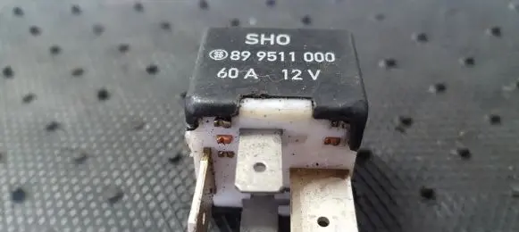Audi A4 S4 B5 8D Other relay 443951253J 899511000