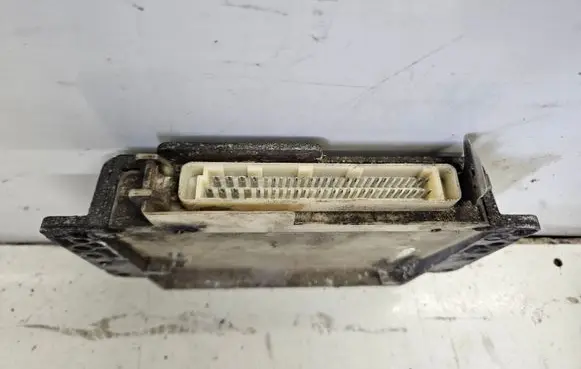 Renault Scenic I Engine control unit/module HOM7700870794 S103750016A 7700107003D