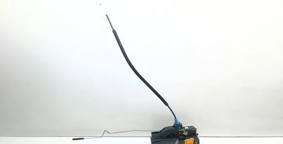 Opel Mokka Front door lock