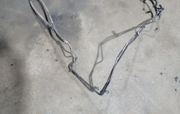 Volvo XC90 Fuel main line pipe