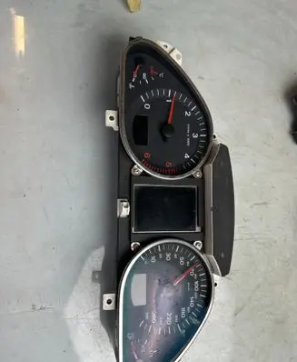 Audi A6 S6 C6 4F Speedometer (instrument cluster) 4F0920933J 503001721801 4F0910930C