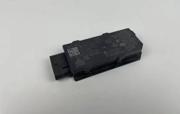 Volkswagen PASSAT B9 Keyless system antenna 5WA962133G 5WA962133E