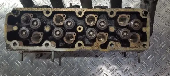 Opel Corsa B Engine head r90400110