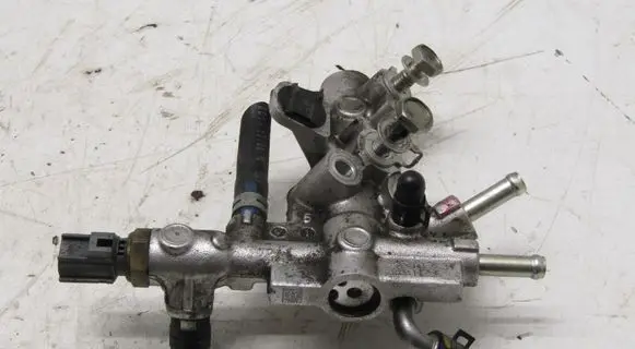 Mazda CX-5 II Fuel distributor A17K31