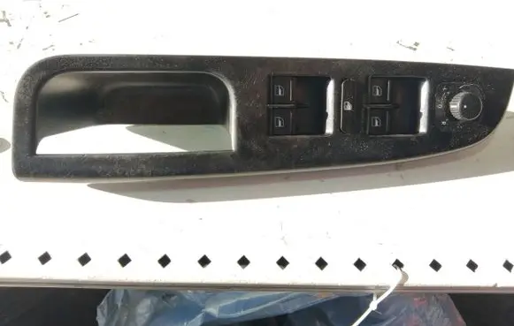 Volkswagen Golf V Electric window control switch 1K4868049B