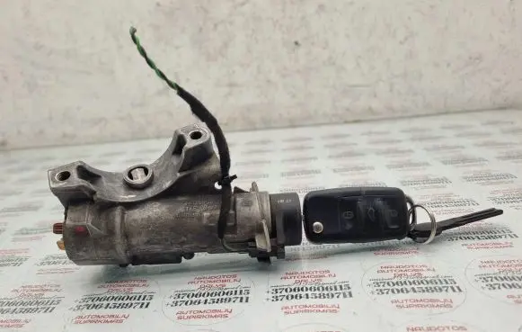 Volkswagen PASSAT B5.5 Ignition lock 4B0905851A