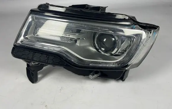 Jeep Grand Cherokee Headlight/headlamp 68111035AG