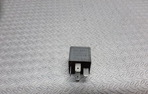 Volkswagen PASSAT B5 Other relay 8D0951253A