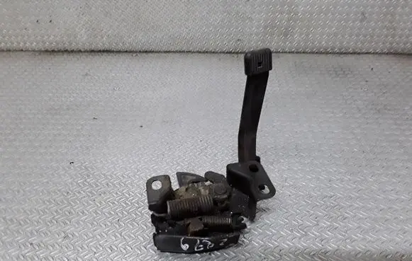 Engine bonnet/hood lock/catch