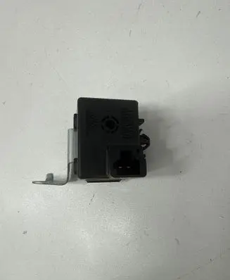 Toyota Avensis T250 Other relay 0689003570 8665013010