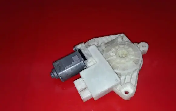 Seat Toledo IV (NH) Front door window regulator motor 5JA959802K A67002114 1600111097