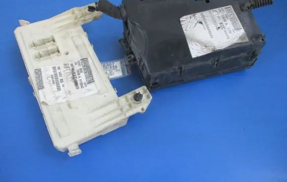 Ford C-MAX I Fuse box set 7M5T-14A073-BD
