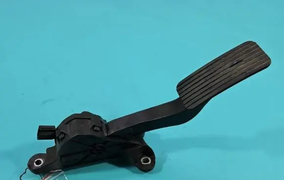 KIA Ceed Accelerator throttle pedal 32700-G4200 IMPRK1406610