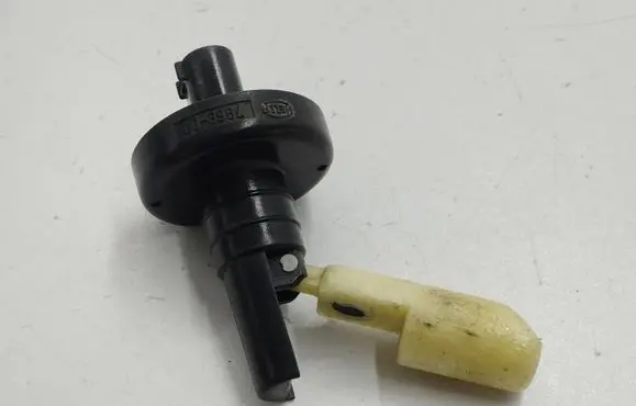 Mercedes-Benz Vito Viano W639 Windshield washer fluid level sensor 2205400045