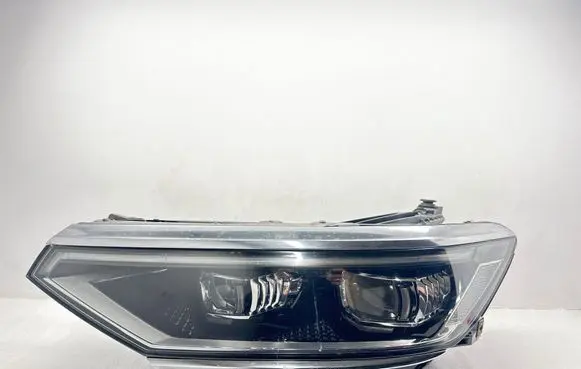 Volkswagen PASSAT B8 Headlight/headlamp 3G1941081P 90175144