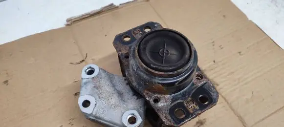 Citroen C4 I Engine mount bracket 9636845880 9636583980 9636270080