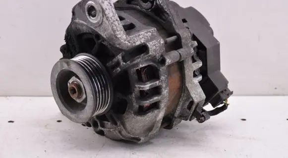Hyundai i10 Generator/alternator 3730004700