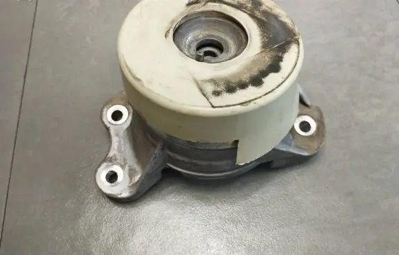 Mercedes-Benz GLC X253 C253 Engine mount vacuum valve A2532401000