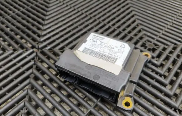 Opel Mokka B Airbag control unit/module 9835661480