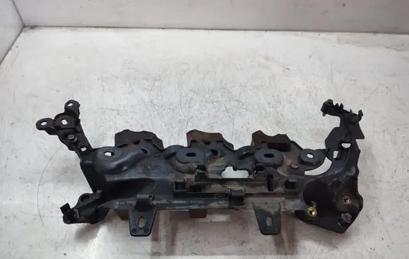 Peugeot 308 Other engine bay part 9808843180