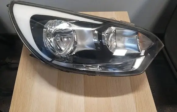 KIA Rio Headlight/headlamp 921021W