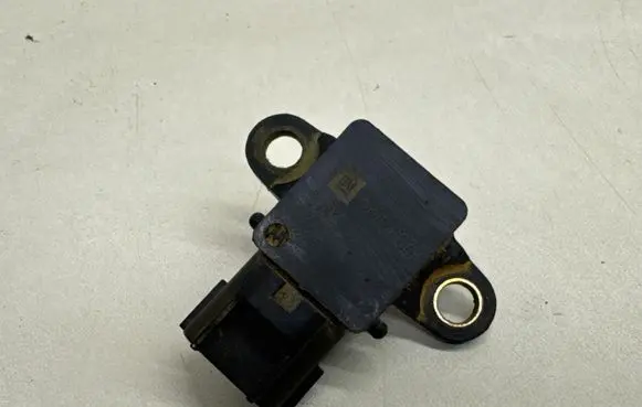 Opel Zafira A Air pressure sensor 24426679