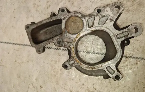 Toyota Land Cruiser (HDJ90) Water pump 