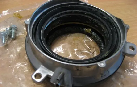 Lincoln Navigator Hub lock 7L1Z3C247A