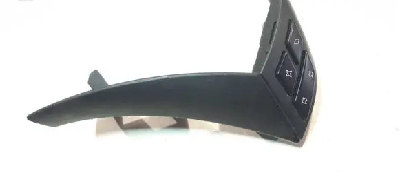 Steering wheel buttons/switches