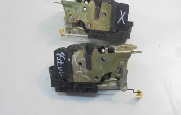 Chevrolet Evanda Front door lock 