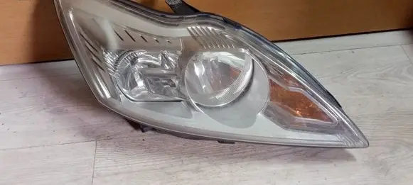 Ford Focus Headlight/headlamp