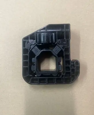 BMW X5 G05 Radiator mount bracket 17118642754 8642754