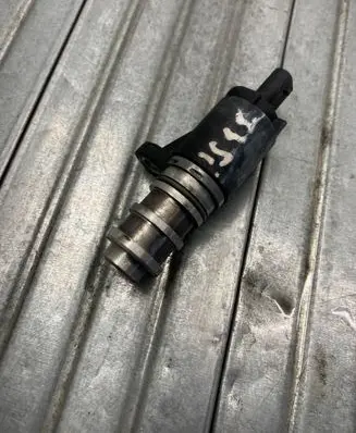 BMW 3 F30 F35 F31 Camshaft vanos timing valve 7622768 13610511