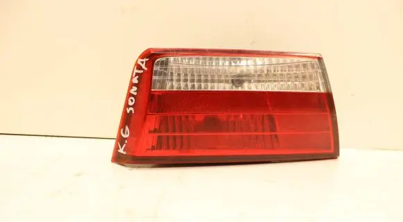 Hyundai Sonata Tailgate rear/tail lights 924033K0