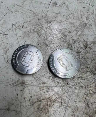 Manufacturer badge logo/emblem