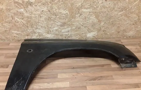 Chrysler Pacifica Fender 652ADG035