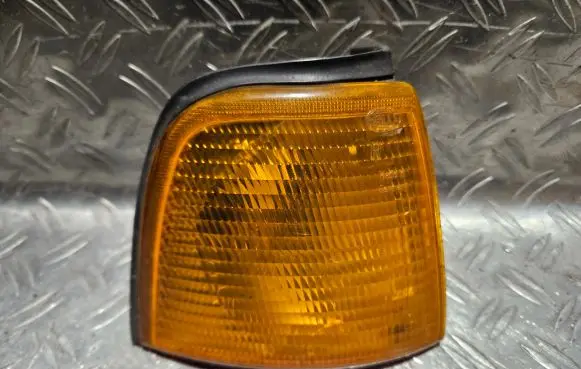 Audi 80 90 B3 Front indicator light 42750R6