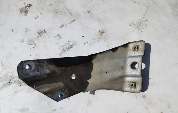 Volkswagen Golf VI Fender mounting bracket 